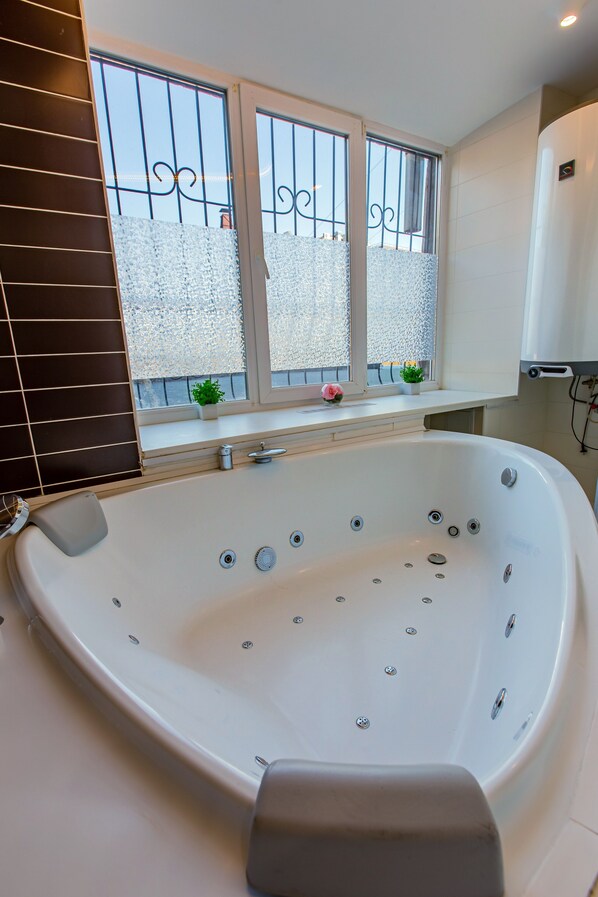 Ensemble douche/baignoire, baignoire Ă jets