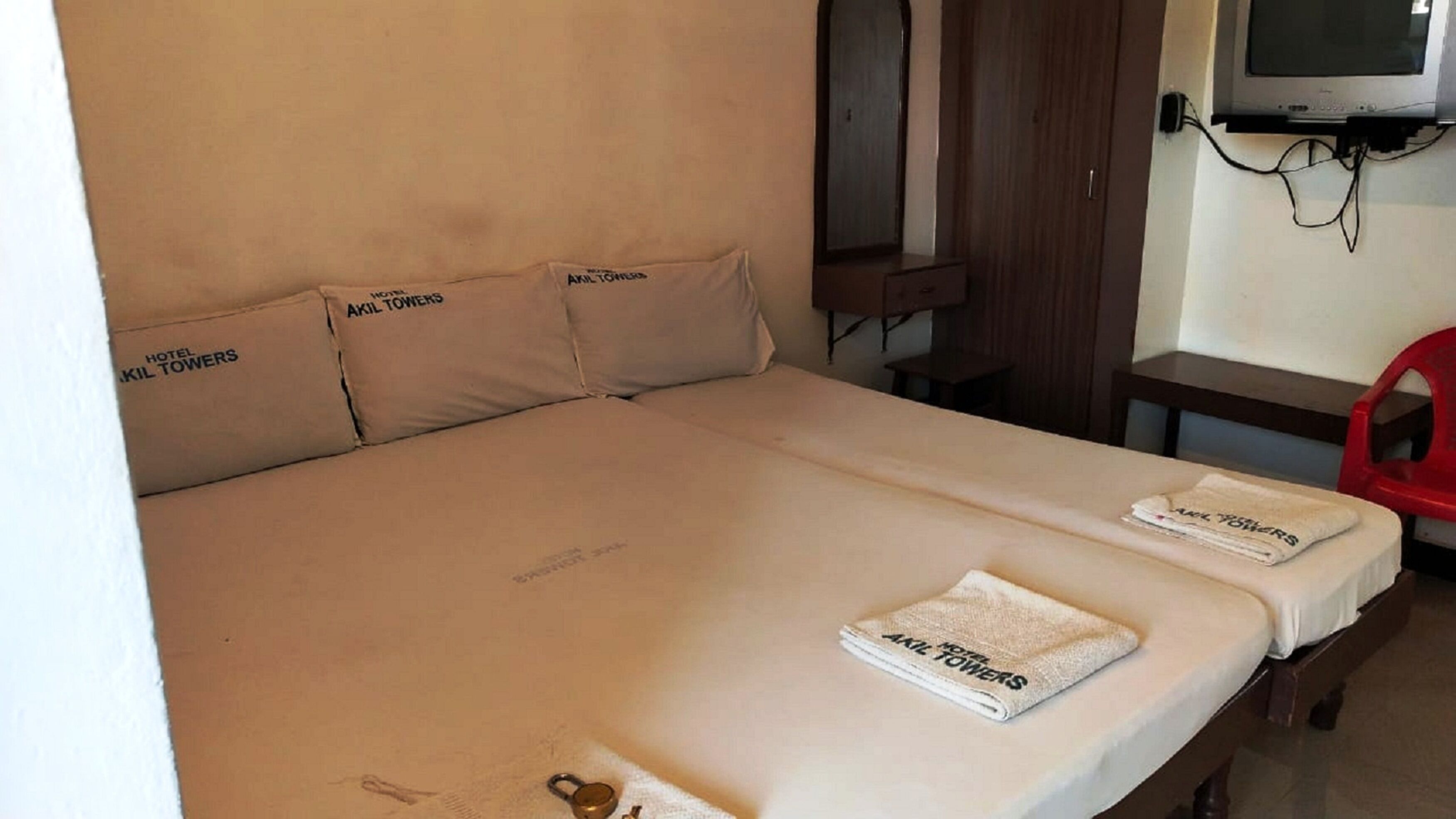 standard double room | hypo-allergenic bedding, iron/ironing board, rollaway beds, bed sheets