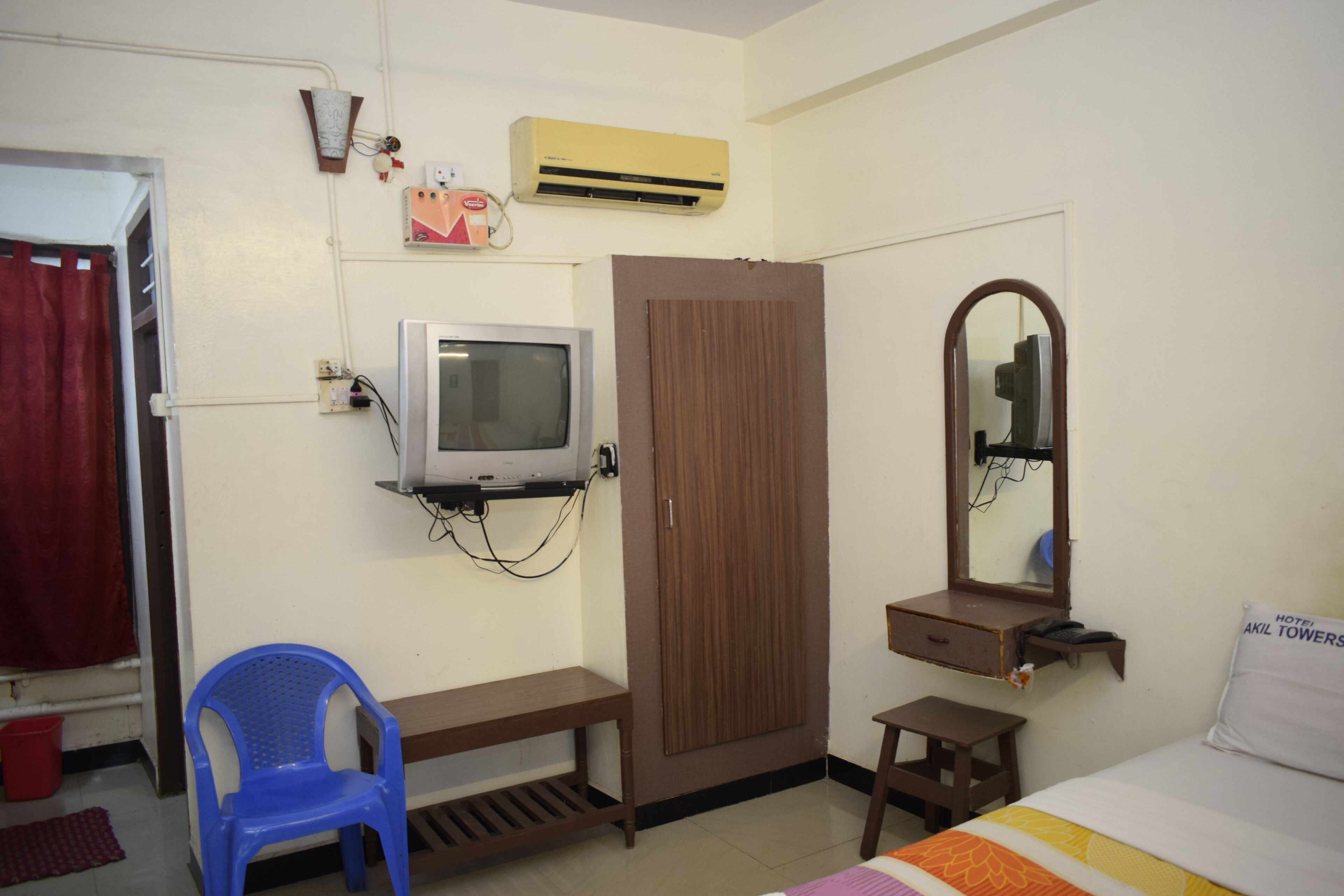 hypo-allergenic bedding, iron/ironing board, rollaway beds, bed sheets