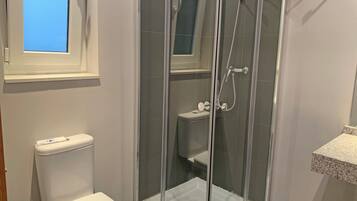 Eenvoudige studio | Badkamer