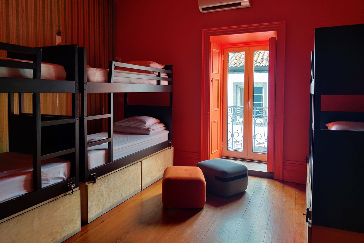 Shared Dormitory, Mixed Dorm, Shared Bathroom | In-room safe, WiFi (free), individually decorated