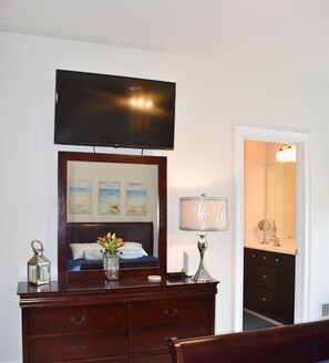 3 bedrooms, iron/ironing board, free WiFi