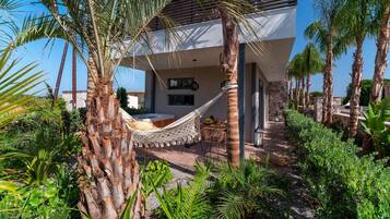 Basic Apartment | 1 bedroom, Egyptian cotton sheets, premium bedding, down duvets