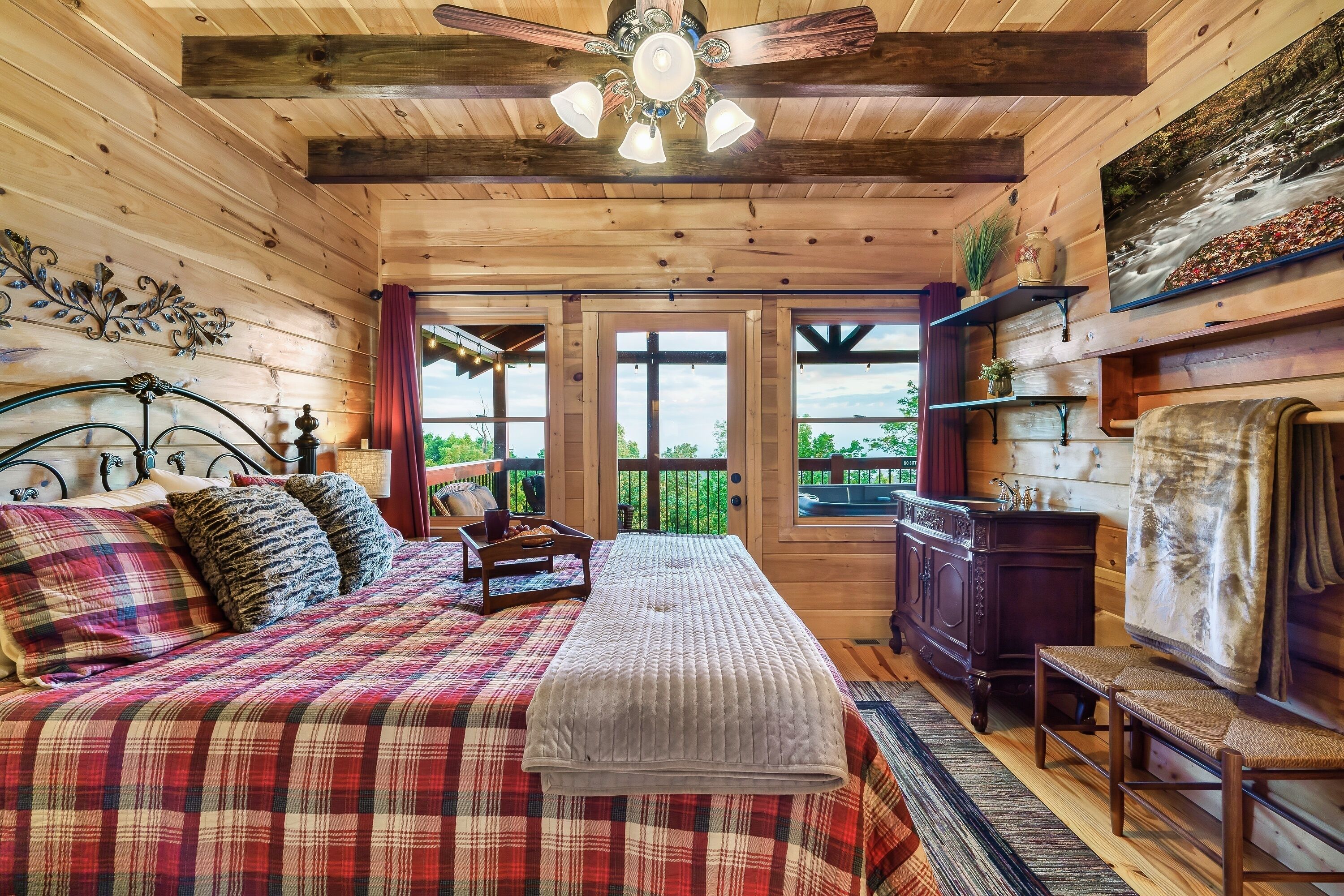 3 habitaciones, escritorio, tabla de planchar con plancha y wifi gratis 