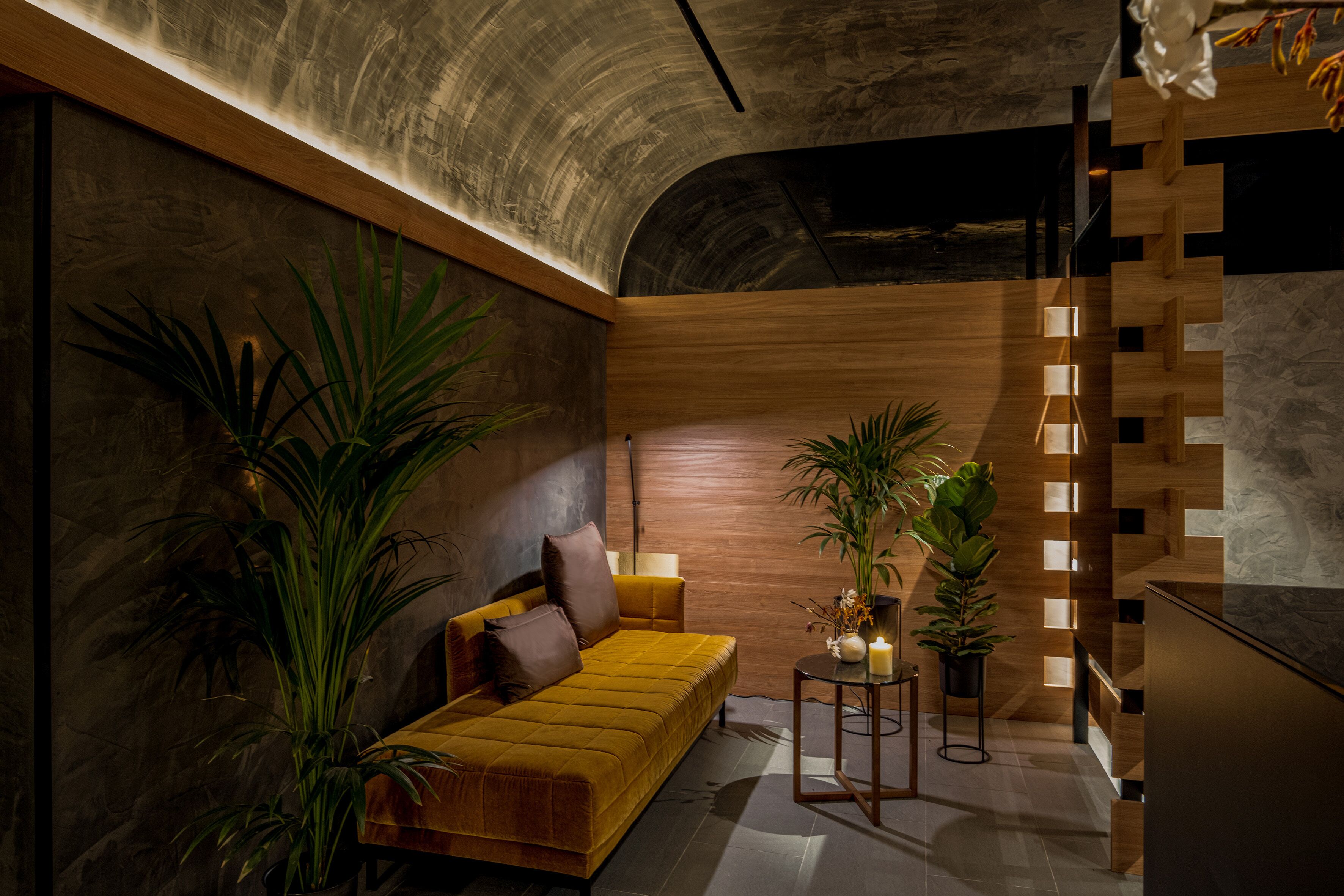 couples treatment room(s), body treatments, body scrubs, facials