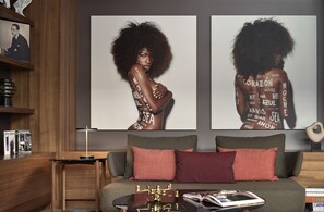 Lobby sitting area - ME Barcelona (Barcelona)