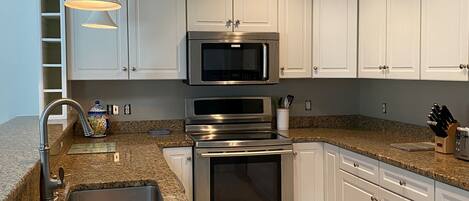 Kühlschrank, Mikrowelle, Geschirrspüler