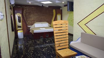 Quarto casal standard | Individualmente mobiliados, ferros/tábuas de passar roupa