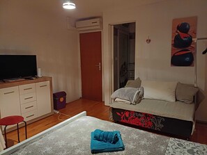 Kahden hengen huone (Comfort Double Room) | 3 makuuhuonetta, ilmainen Wi-Fi, vuodevaatteet