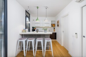 Fridge, microwave, dishwasher, coffee/tea maker