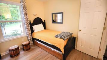 2 bedrooms, WiFi, bed sheets