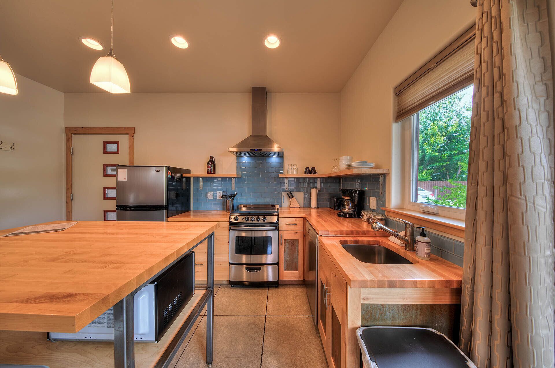 Casa Moab Complex * All 5 Casitas Together * Downtown Moab * Sleep 10 Total