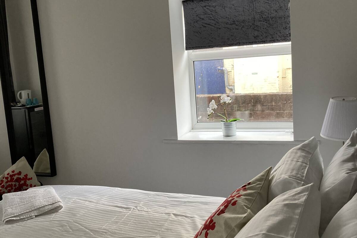 Classic Room | Individually decorated, individually furnished, iron/ironing board