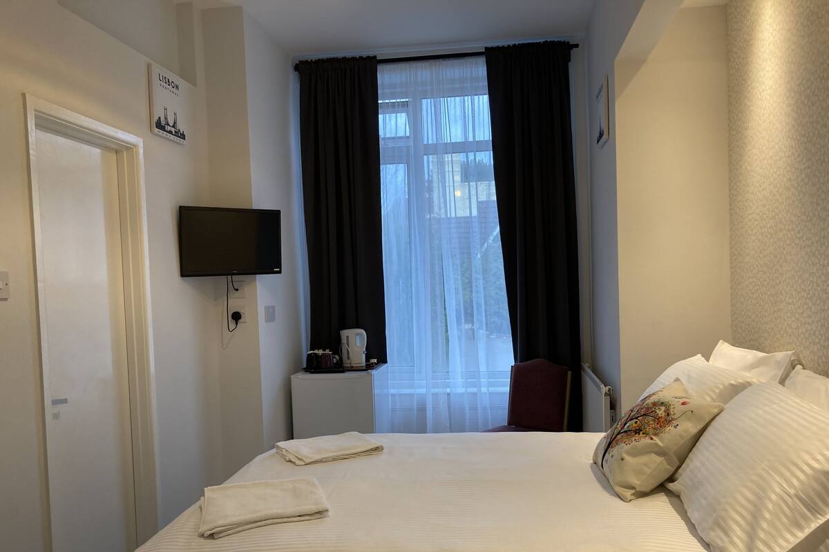 Classic Room | Individually decorated, individually furnished, iron/ironing board