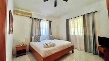 2 slaapkamers, een strijkplank/strijkijzer, gratis wifi, beddengoed