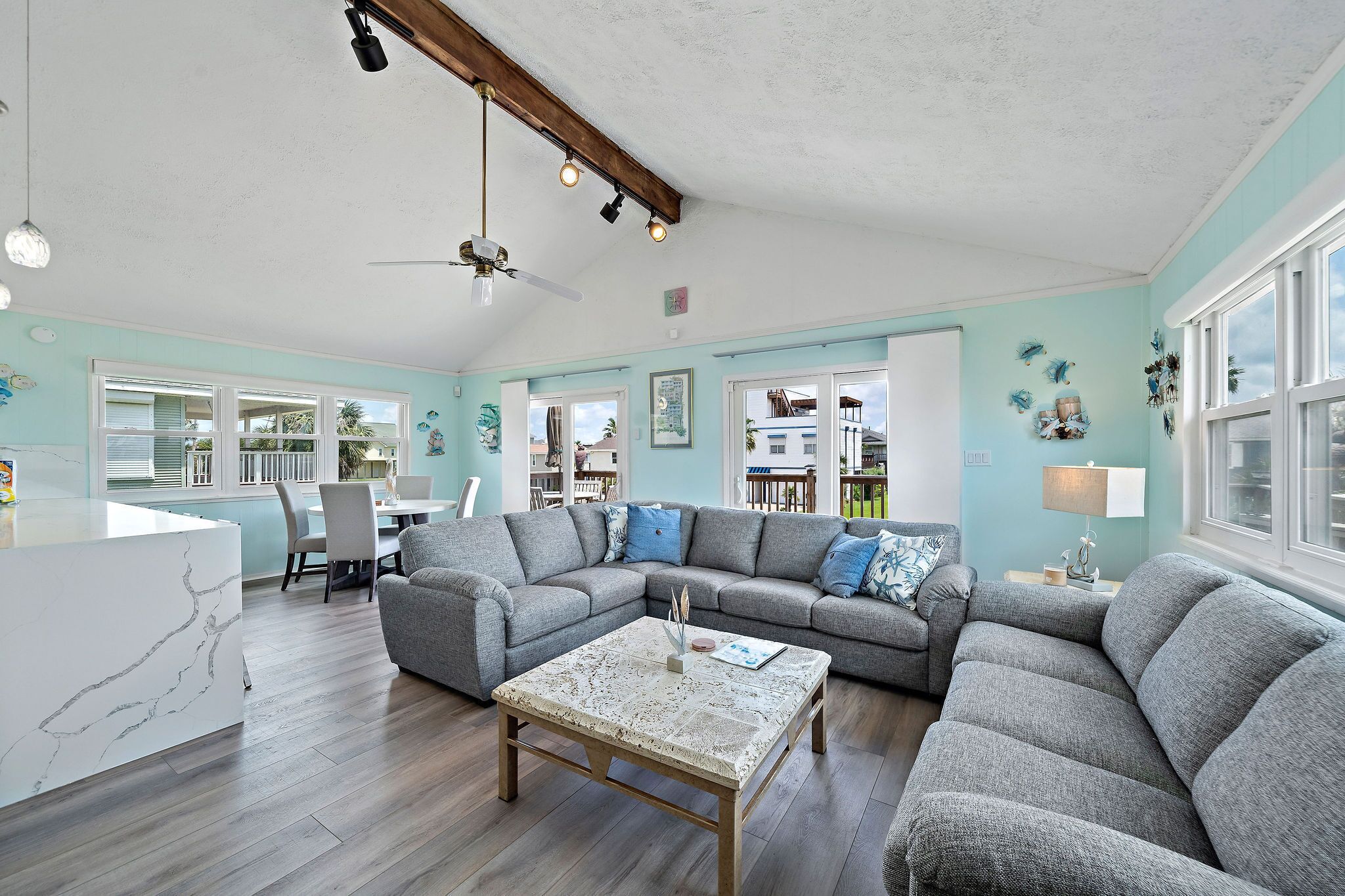 Classic Beachside Home in Pirates Beach! Your Vacation Awaits!