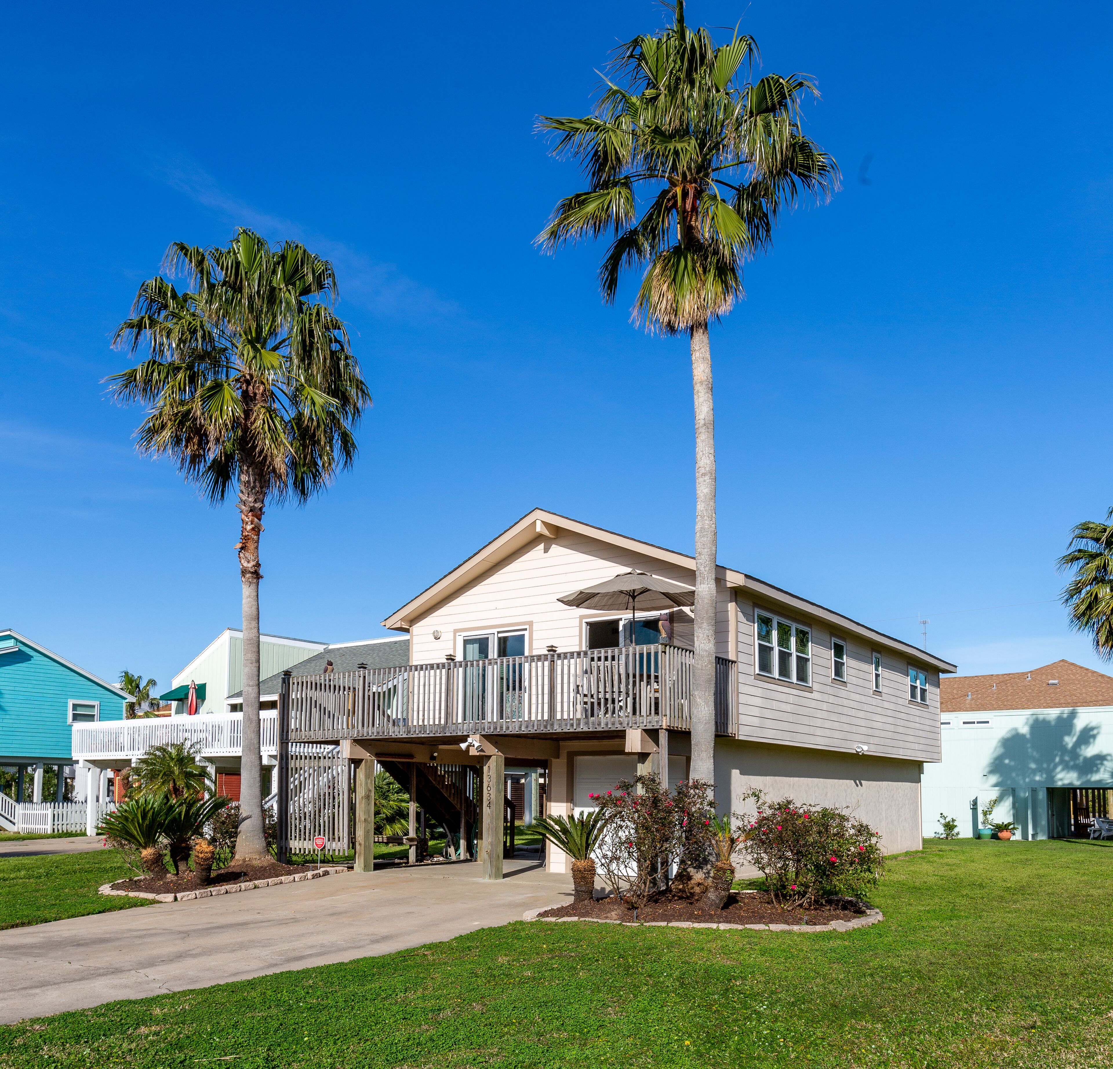 Classic Beachside Home in Pirates Beach! Your Vacation Awaits!