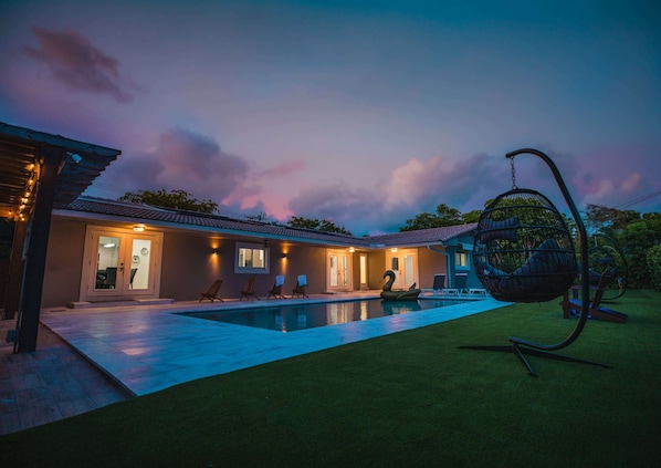 Outdoor pool, a heated pool