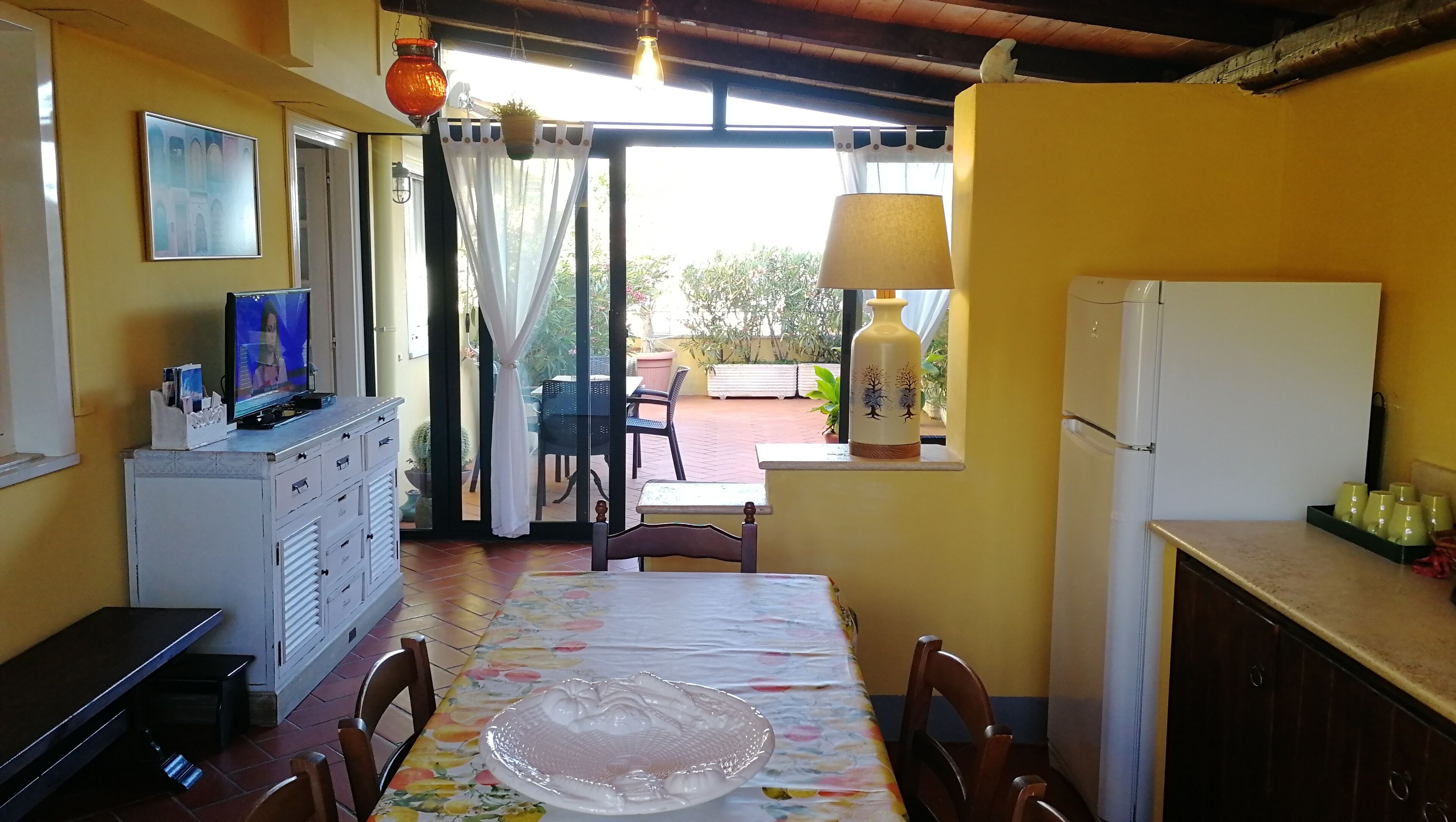 Villa Giulia: Attico con Terrazzo in Villa Signorile a due Passi dal Mare.,