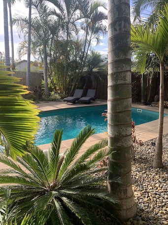 Pool. Beautiful quiet location in YAMBA with water views.