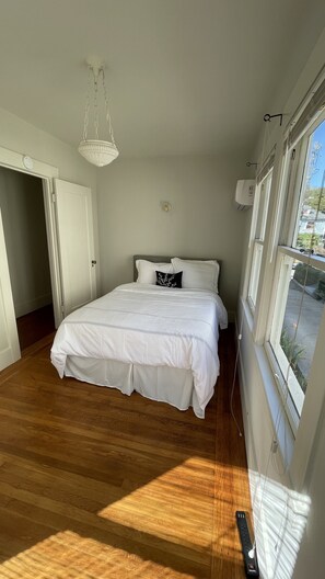 1 chambre, bureau, fer et planche à repasser, Wi-Fi gratuit