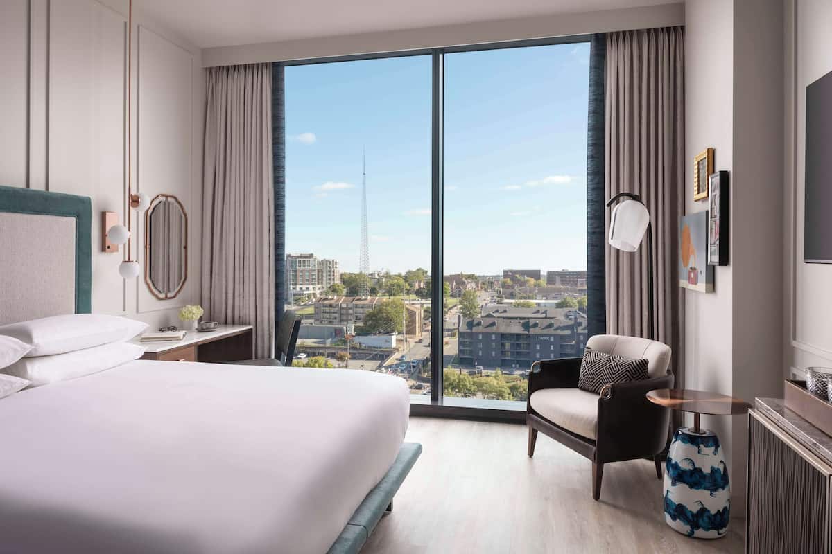 1 bedroom, premium bedding, in-room safe, desk