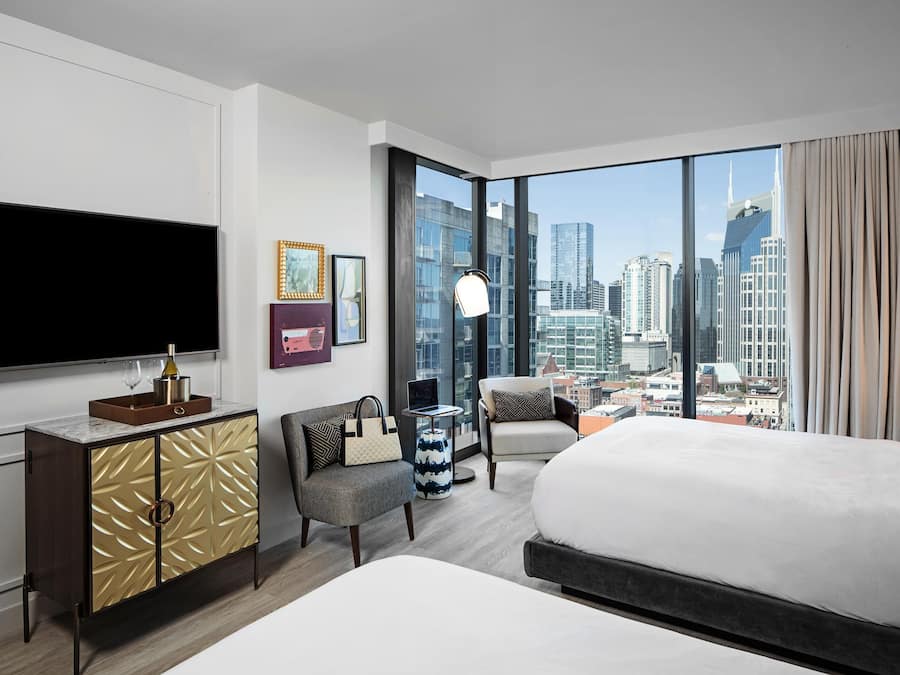 Premium bedding, in-room safe, desk, laptop workspace