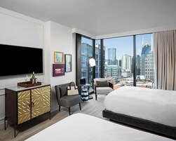Premium bedding, in-room safe, desk, laptop workspace