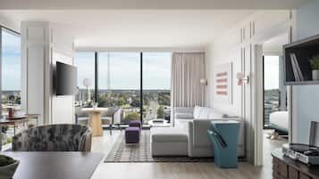 Suite, 1 Katil Raja (King) | Peralatan tempat tidur premium, peti besi dalam bilik, meja