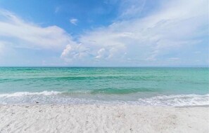 Beach nearby, sun-loungers, beach towels