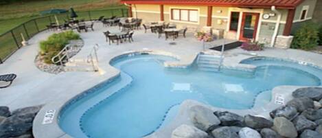 屋内プール、屋外プール