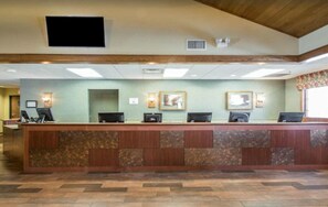 Lobby - WISC DELLS CHRISTMAS MTN VILLAGE 2 BR  2 bth TOWNHOUSE 6/28/26 -7/5/26 (Wisconsin Dells)