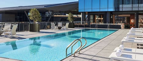Outdoor pool, pool loungers