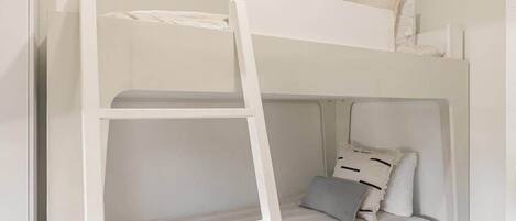 4 Schlafzimmer, Bügeleisen/Bügelbrett, WLAN, Bettwäsche