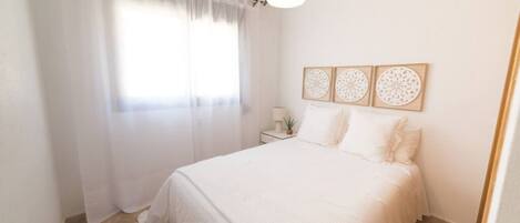 3 sovrum, skrivbord, strykjärn/strykbräda och wi-fi