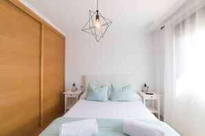 3 bedrooms, desk, iron/ironing board, WiFi