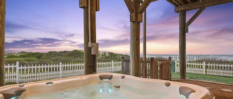 Tina de hidromasaje al aire libre