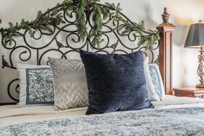 1 bedroom, iron/ironing board, free WiFi, bed sheets - Golfside Getaway • 2BR Condo with Pool & Perks (Branson)