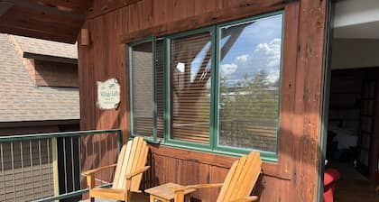 Cozy Condo in the Heart of Downtown BigFork