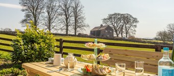 A cosy house offering accommodation for up to six guests