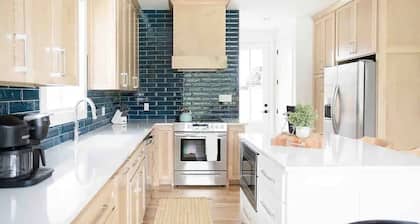 New Construction, walking distance to shops an restaurants in the Rose District!