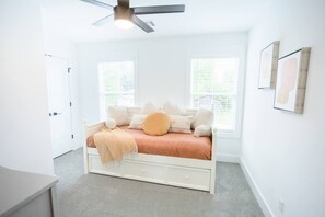 3 bedrooms, iron/ironing board, free WiFi, bed sheets - Lux 3BR Cottage | Walk to Rose District | Sleeps 6 (Broken Arrow)