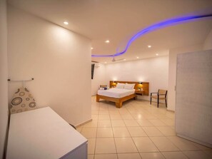 2 slaapkamers, een strijkplank/strijkijzer, gratis wifi, beddengoed