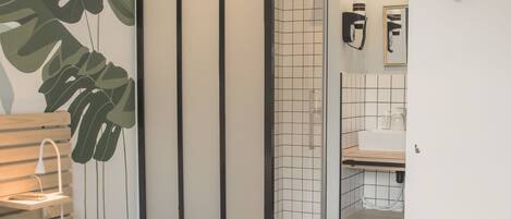 Klassieke tweepersoonskamer, en-suite badkamer | Badkamer