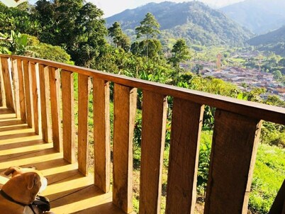 Ecocabaña Armenia Quindío Con Vista Hacia La Montaña, Con Terraza De Meditación