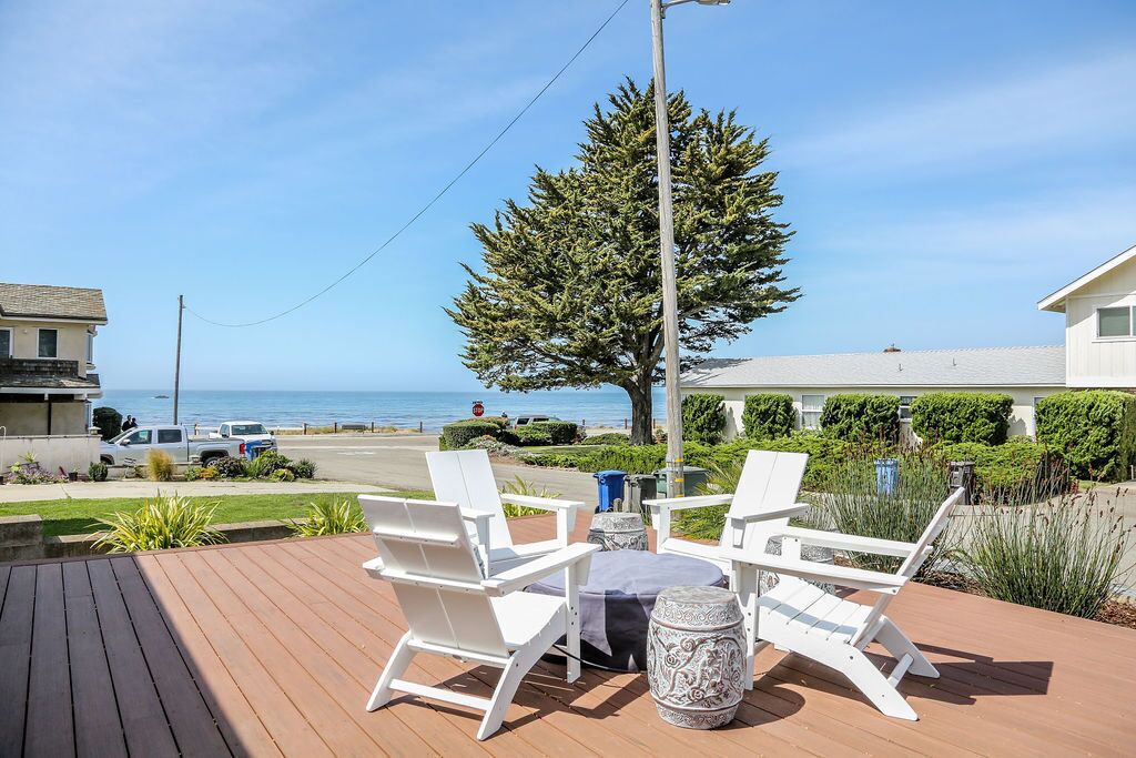 Lovely Shell Beach custom home w/ epic ocean views