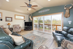 Smart-TV, Kamin, Videospiele, DVD-Player