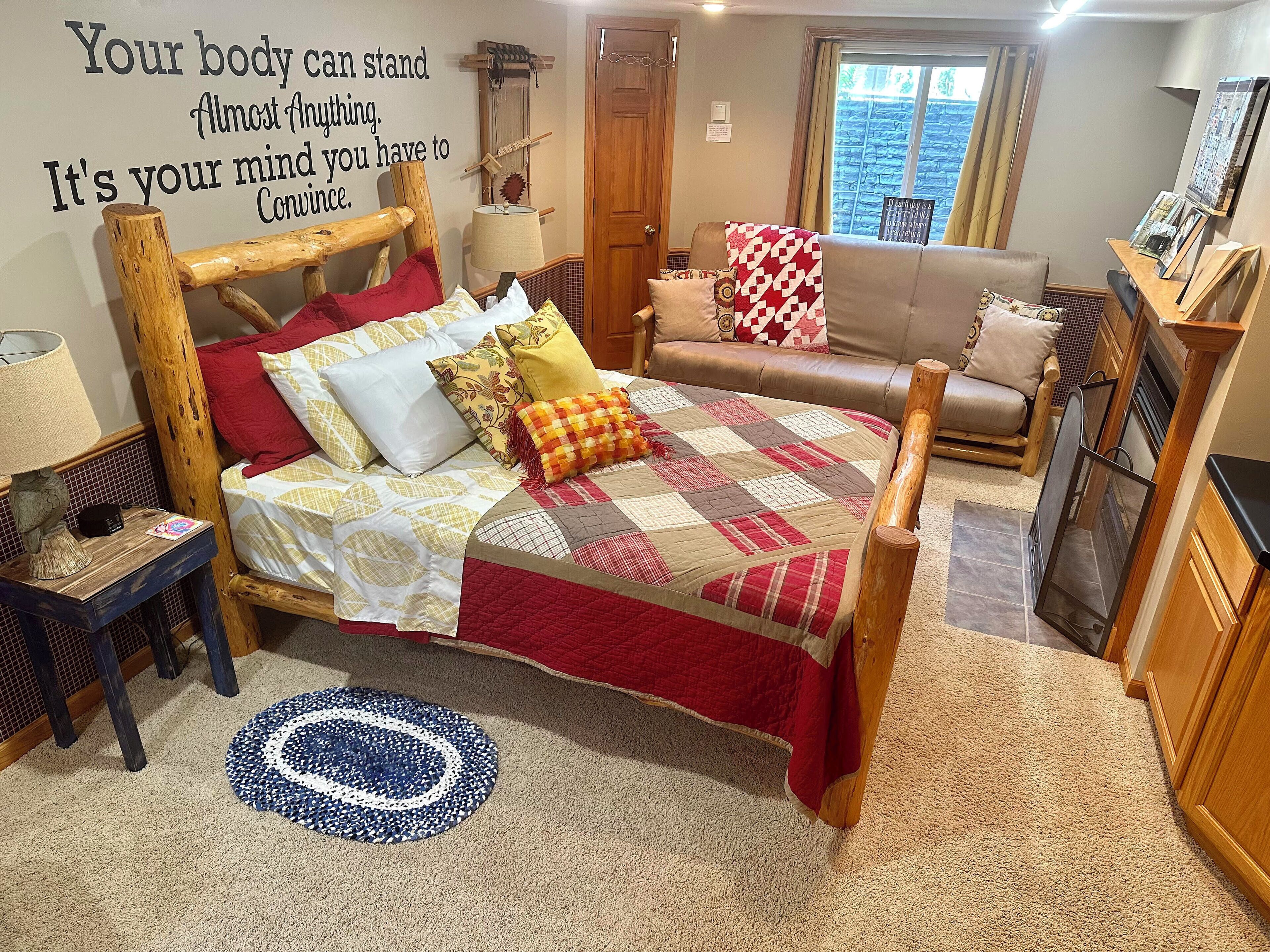 Waterfront Getaway: kayaks, fishing, game room, bikes, gathering room, fire pit…