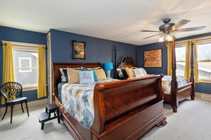 4 bedrooms, desk, iron/ironing board, travel crib