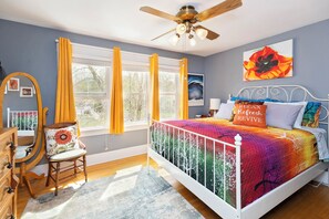 4 Schlafzimmer, Schreibtisch, Bügeleisen/Bügelbrett, Reisekinderbett